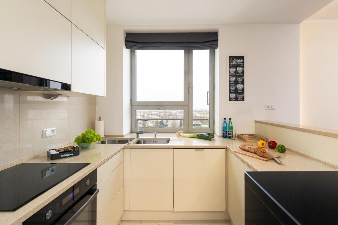 Apartment Slominskiego 5 II With Balcony By Noclegi Renters Warschau Buitenkant foto